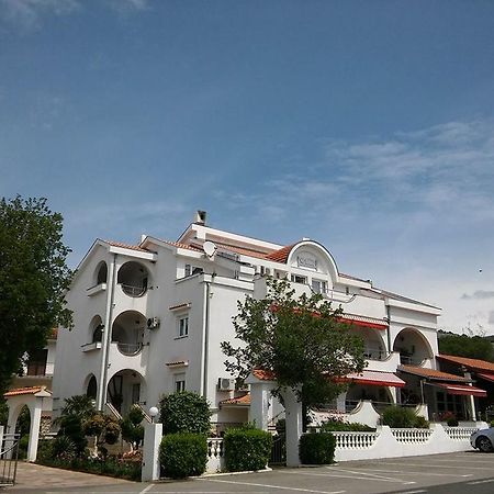 Guest House Garfild 2 Novi Vinodolski Exteriér fotografie