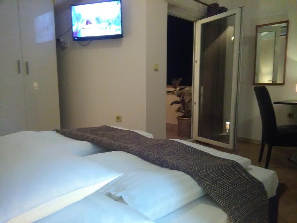 Guest House Garfild 2 Novi Vinodolski Exteriér fotografie