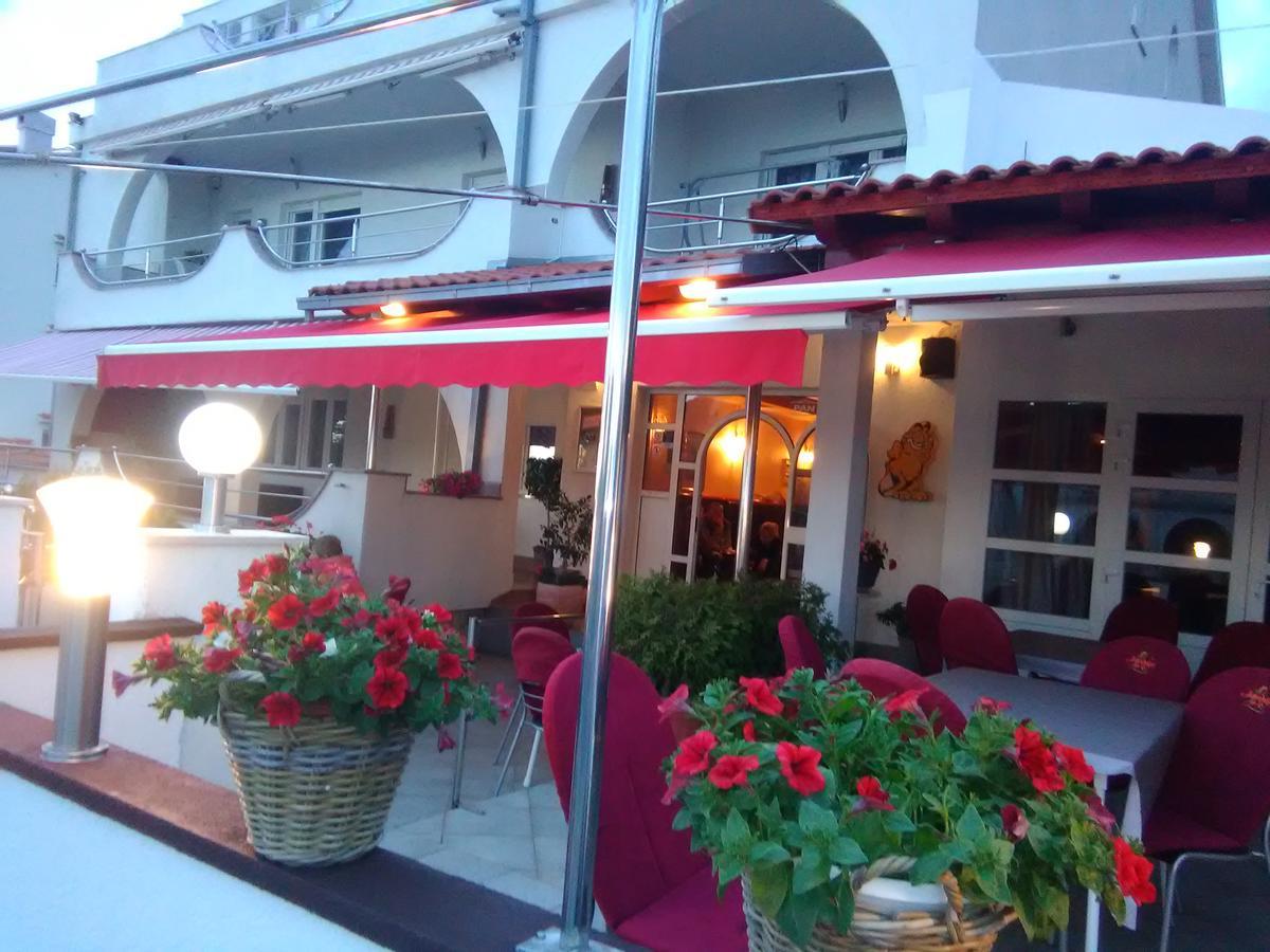 Guest House Garfild 2 Novi Vinodolski Exteriér fotografie